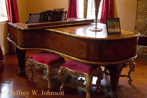 Piano 1103